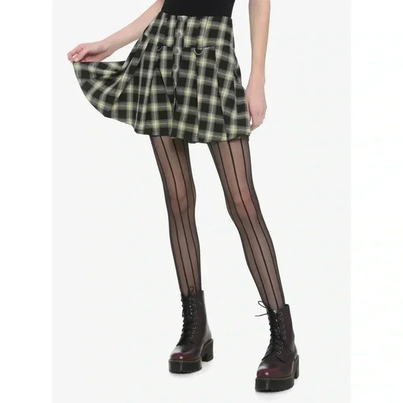 Hot Topic Plaid Pleated Skirt - Picture 1 of 10